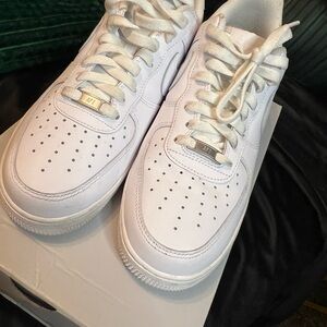 Nike White Athletic Shoes s Size 10 Men’s